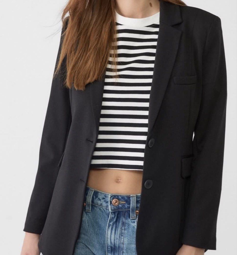 Stradivarius Slim Fit Black Blazer Jacket (Category: Coats, Jackets and Outerwear) located in San Juan City. Submitted by e_declutters2019 (Listing ID 1460484293, Image 2). Description: • 10/10 condition • size small .