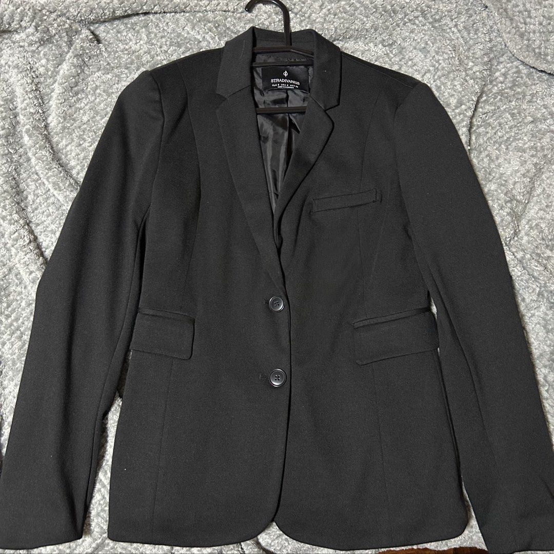 Stradivarius Slim Fit Black Blazer Jacket (Category: Coats, Jackets and Outerwear) located in San Juan City. Submitted by e_declutters2019 (Listing ID 1460484293, Image 3). Description: • 10/10 condition • size small .