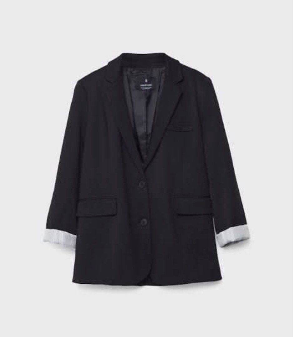 Stradivarius Slim Fit Black Blazer Jacket (Category: Coats, Jackets and Outerwear) located in San Juan City. Submitted by e_declutters2019 (Listing ID 1460484293, Image 1). Description: • 10/10 condition • size small .