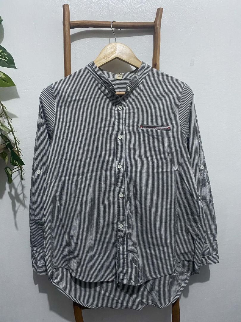 Stripes Long Sleeves (Category: Coats, Jackets and Outerwear) located in Manila. Submitted by irespectthehustle (Listing ID 1460430610, Image 1). Description: .
