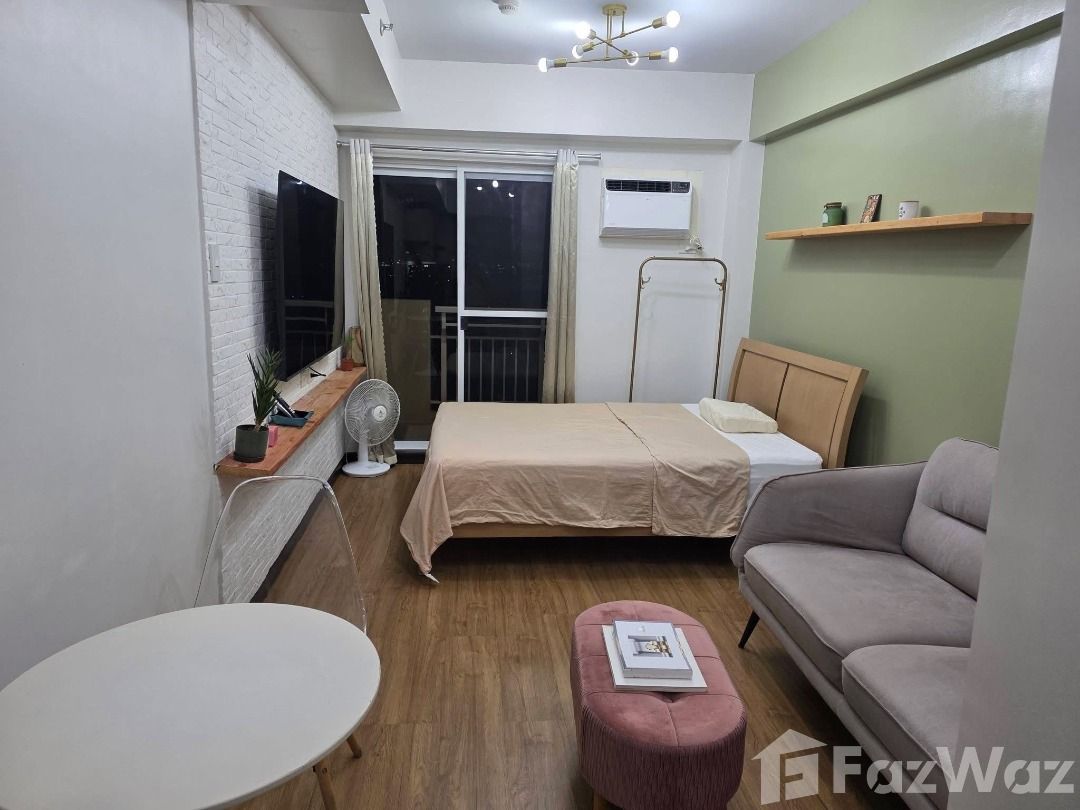 Studio Condo for rent at The Atherton (Category: Apartments & Condos) located in Makati City. Submitted by propertyproph (Listing ID 1460371600, Image 1). Description: 🏙️ Condo for Rent – Fully Furnished Studio at The Atherton 📍 The Atherton by DMCI Homes, Parañaque City Enjoy a fully furnished 29 sqm studio on the 15th floor with a private balcony and airport views, complete with appliances and essential furnishings for comfortable long-term l