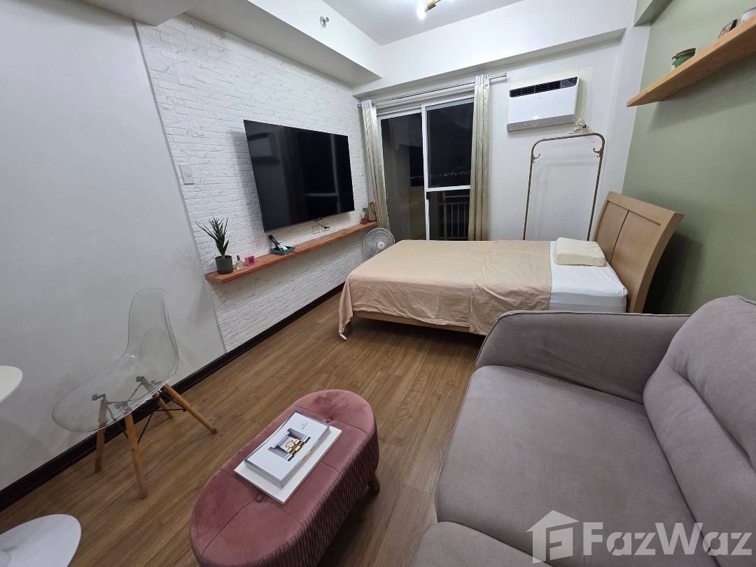 Studio Condo for rent at The Atherton (Category: Apartments & Condos) located in Makati City. Submitted by propertyproph (Listing ID 1460371600, Image 2). Description: 🏙️ Condo for Rent – Fully Furnished Studio at The Atherton 📍 The Atherton by DMCI Homes, Parañaque City Enjoy a fully furnished 29 sqm studio on the 15th floor with a private balcony and airport views, complete with appliances and essential furnishings for comfortable long-term l