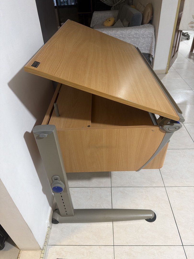 Study table (Category: Tables & Sets) located in Singapore. Submitted by tiong428 (Listing ID 1460430359, Image 3). Description: .