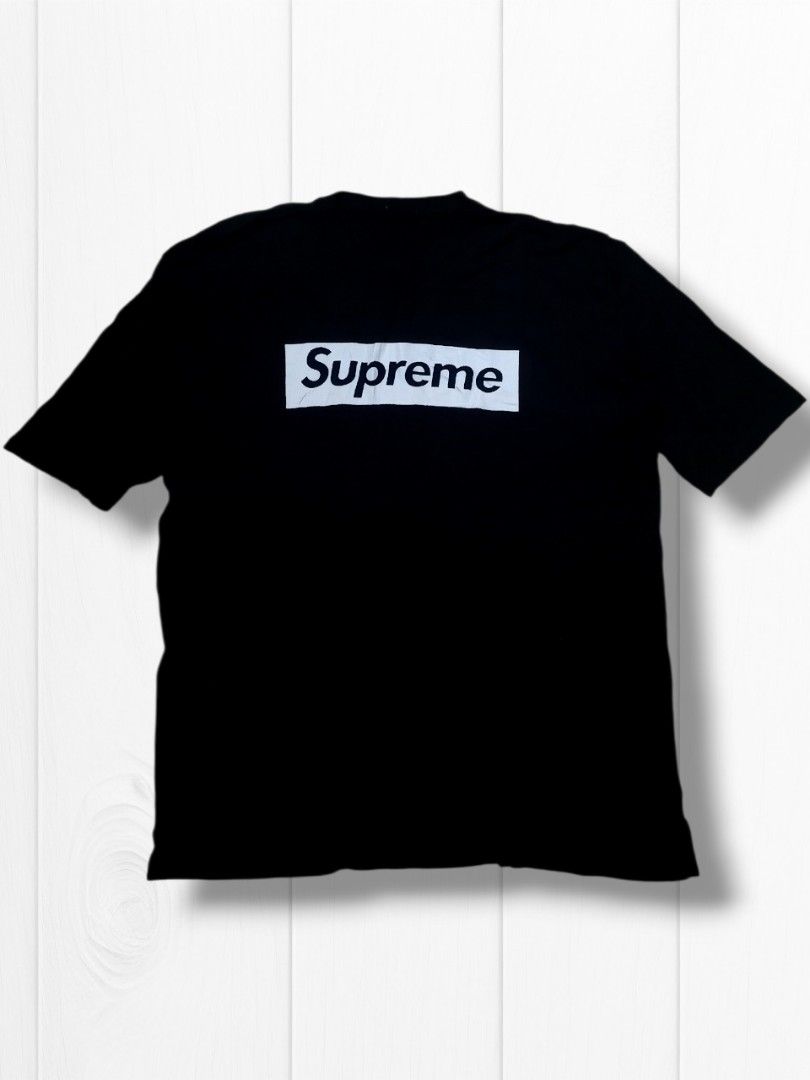 Supreme Box Logo T-Shirt Black (Category: Tshirts & Polo Shirts ) located in Aguinaldo. Submitted by baguioukayukay2600 (Listing ID 1460406116, Image 1). Description: - Classic black Supreme box logo t-shirt. - Simple and iconic design. - Perfect for everyday wear. - A staple piece for any streetwear collection. - Versatile and easy to style with any outfit. - Don't miss out on this essential tee!.