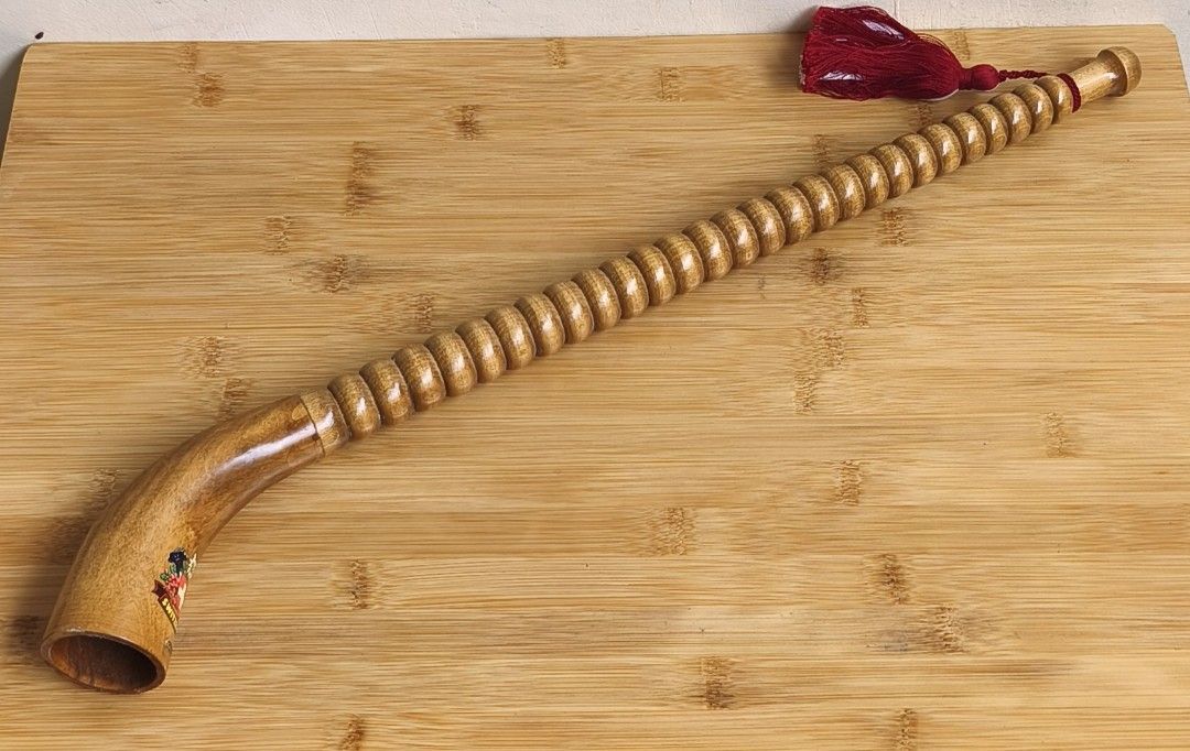Swiss Alp Horn (Category: Musical Instruments) located in Manila. Submitted by musichorn (Listing ID 1460367319, Image 1). Description: ⭐(Php 500)⭐ Wooden Souvenir Alp Horn SWITZERLAND JUNGFRAUJOCH pang display meron sound mahina lang 22 inches.