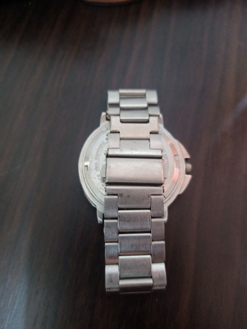 Japan Tag f1 grande date (Category: Luxury Watches) located in San Simon. Submitted by lark_in (Listing ID 1460475464, Image 3). Description: F1 grande date Battery not working PM for sure buyers📝.