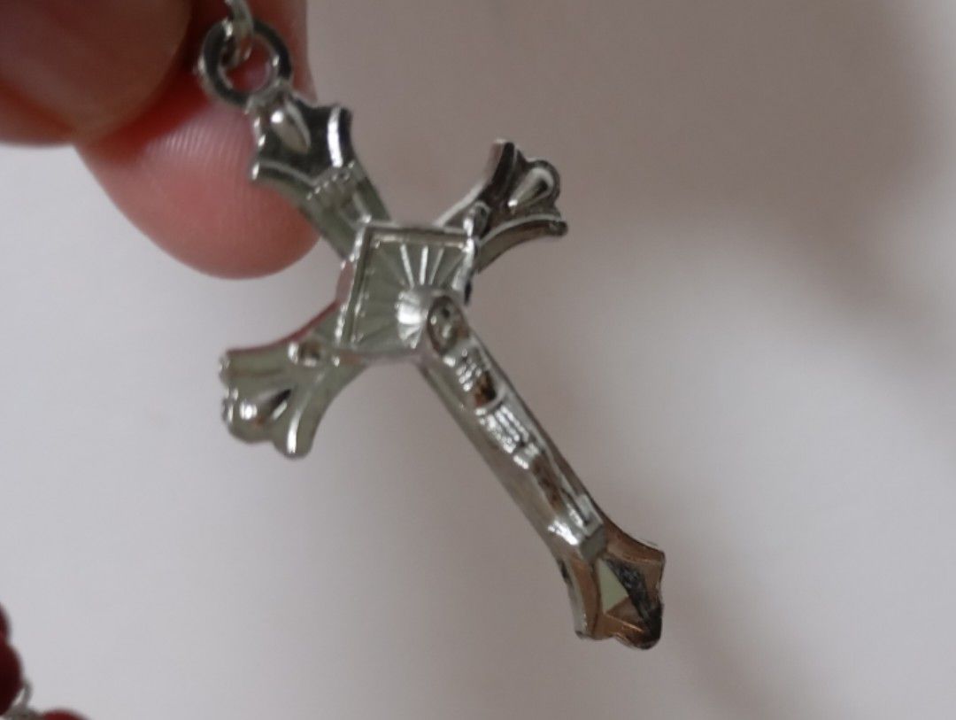 TAKE ALL: VATICAN, FATIMA & CENACLE ROSARIES - BLESSED (Category: Religious Items) located in Makati City. Submitted by fr_lll (Listing ID 1460402106, Image 3). Description: TAKE ALL: VATICAN, FATIMA & CENACLE ROSARIES - BLESSED VATICAN ROSARY (Blessed /Off white) - Brand new, Never used - Condition as seen in photos - Includes clear plastic case - Light coloured beads - Ideal for prayer or as a thoughtful gift FATIMA ROSARY (Blessed/Red) - Brand