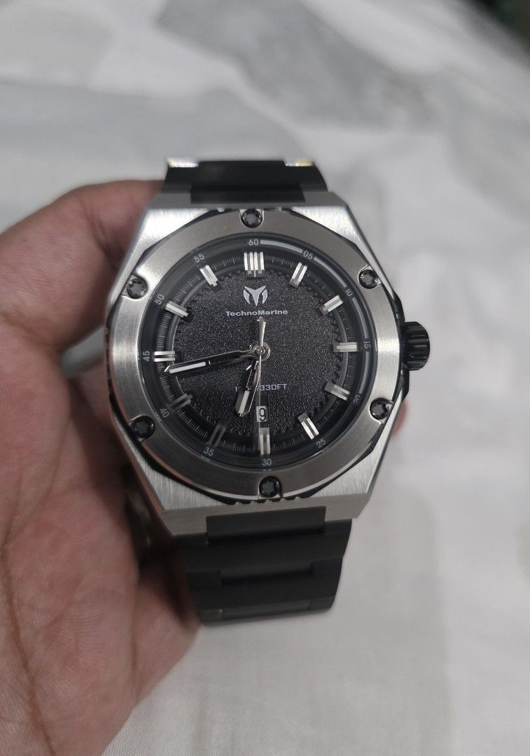 TechnoMarine Coral Legacy Watch (Category: Luxury Watches) located in Balagtas. Submitted by asgmatters (Listing ID 1460504378, Image 3). Description: - TechnoMarine Coral Legacy - Dial Color: Black - Water Resistance: 100 meters (330 feet) - Case Material: Stainless Steel - 45mm Bnew NO BOX RFS: gifted..face too big for my wrist.