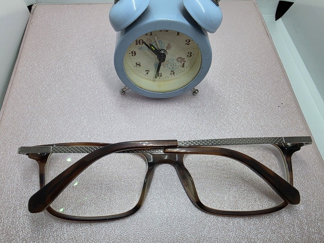 Ted Baker eyewear (Category: Sunglasses & Eyewear) located in La Trinidad. Submitted by zasha28 (Listing ID 1460412866, Image 3). Description: graded lens 300grado sold as frame original ted baker.