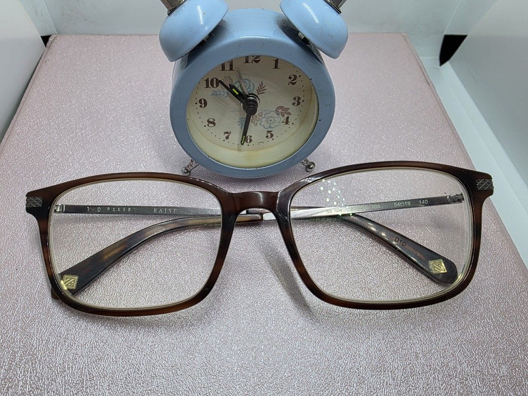 Ted Baker eyewear (Category: Sunglasses & Eyewear) located in La Trinidad. Submitted by zasha28 (Listing ID 1460412866, Image 2). Description: graded lens 300grado sold as frame original ted baker.