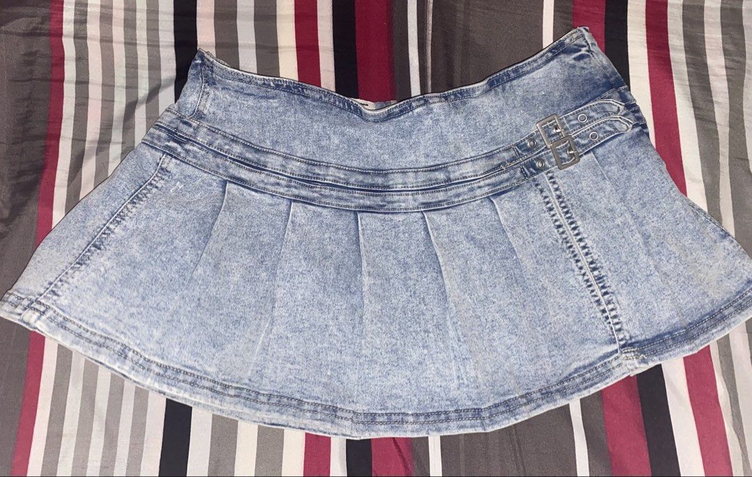 Terranova mini skirt (Category: Skirts) located in Mandaluyong City. Submitted by madistash (Listing ID 1460405643, Image 1). Description: used only once to try on size XL .