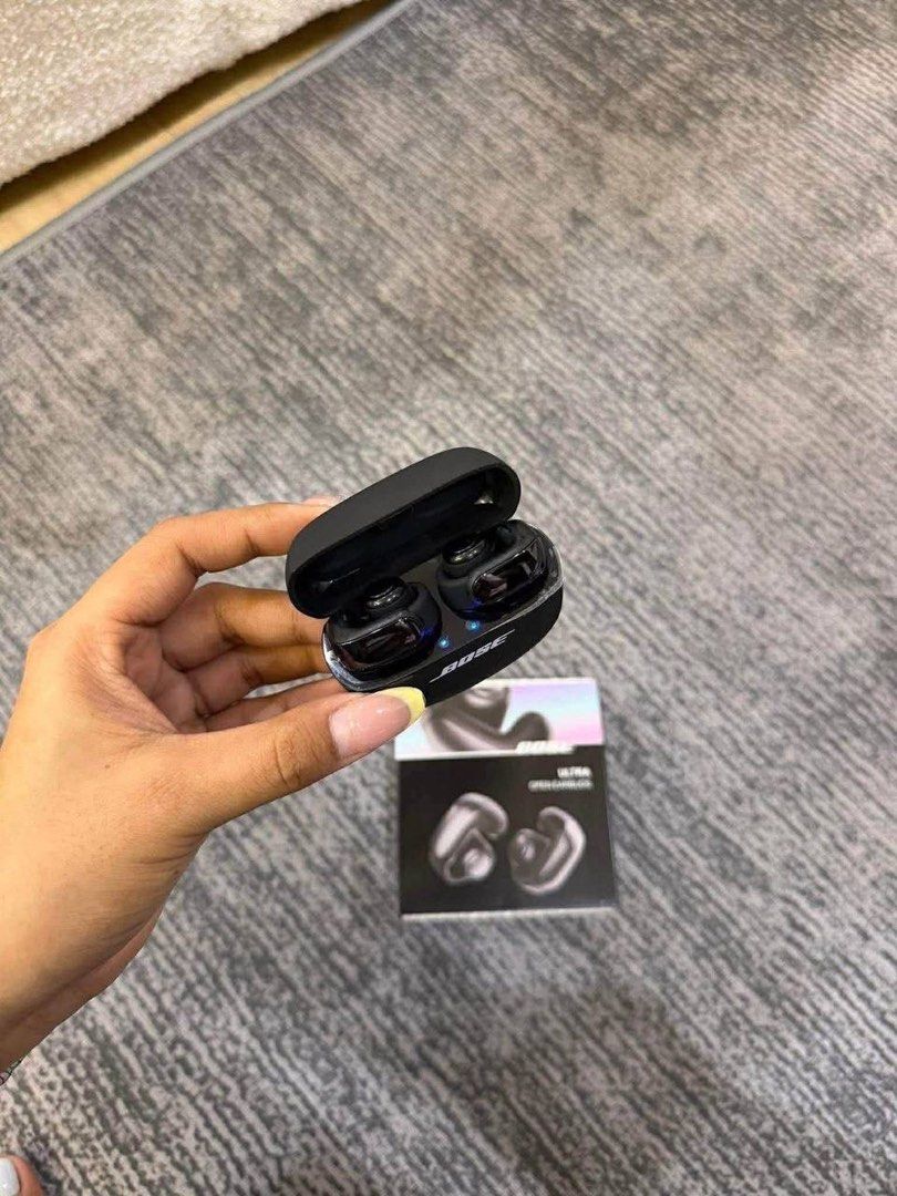 The Bose Ultra Open Earbuds (Category: Earphones) located in Taguig. Submitted by lesely.vin (Listing ID 1460385068, Image 3). Description: The Bose Ultra Open Earbuds where comfort meets luxury sound. SRP PRICE- 14k - 25k 🙅🏻‍♀️❌ ✅Our price - ₱1,299 Import items 🇨🇳.