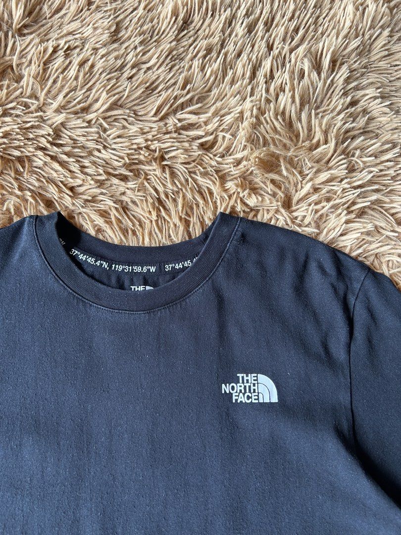 THE NORTH FACE LOGO Tee (Category: Tshirts & Polo Shirts ) located in Cebu City. Submitted by thriftculture.ph (Listing ID 1460373238, Image 2). Description: The North Face Logo Tee (Black) Size- Large on tag Width- 19 Length- 28 Issue: None Color rate: 9.8/10 Excellent condition .
