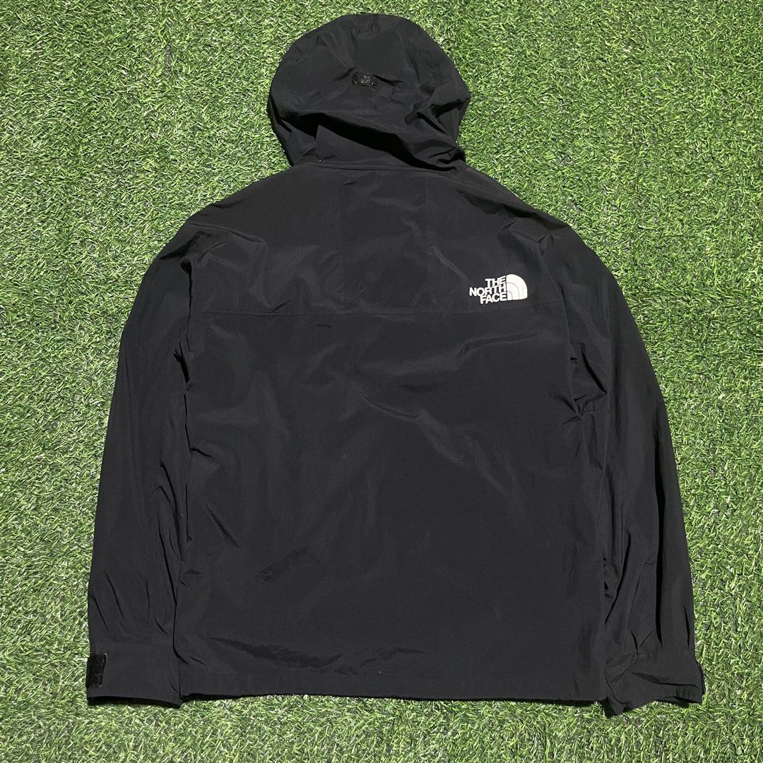 The North Face Retro 1986 Mountain Jacket Black (Category: Coats, Jackets and Outerwear) located in Cebu City. Submitted by thriftbrent1 (Listing ID 1460490796, Image 2). Description: Excellent To As New Condition Size : Medium to Large But Medium Tag Issue : None ❌❌❌ Color Rate : 9.8/10 Location : Argao Cebu.