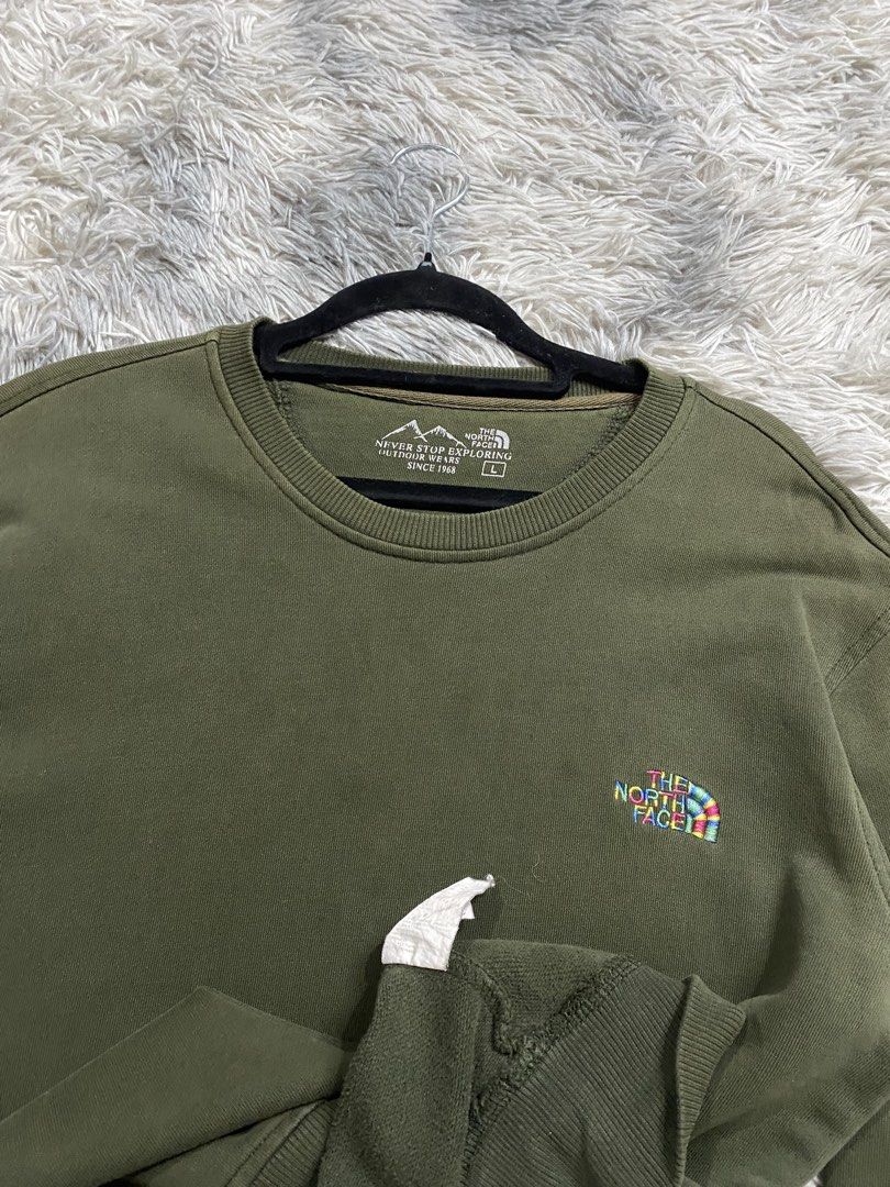 The north face Sweater (Category: Coats, Jackets and Outerwear) located in Manila. Submitted by kurtmnla (Listing ID 1460471683, Image 3). Description: The north Face Sweater Size M fit/ Unisex Dimes 21x26 Good condition/ No issue 📍Quezon city.