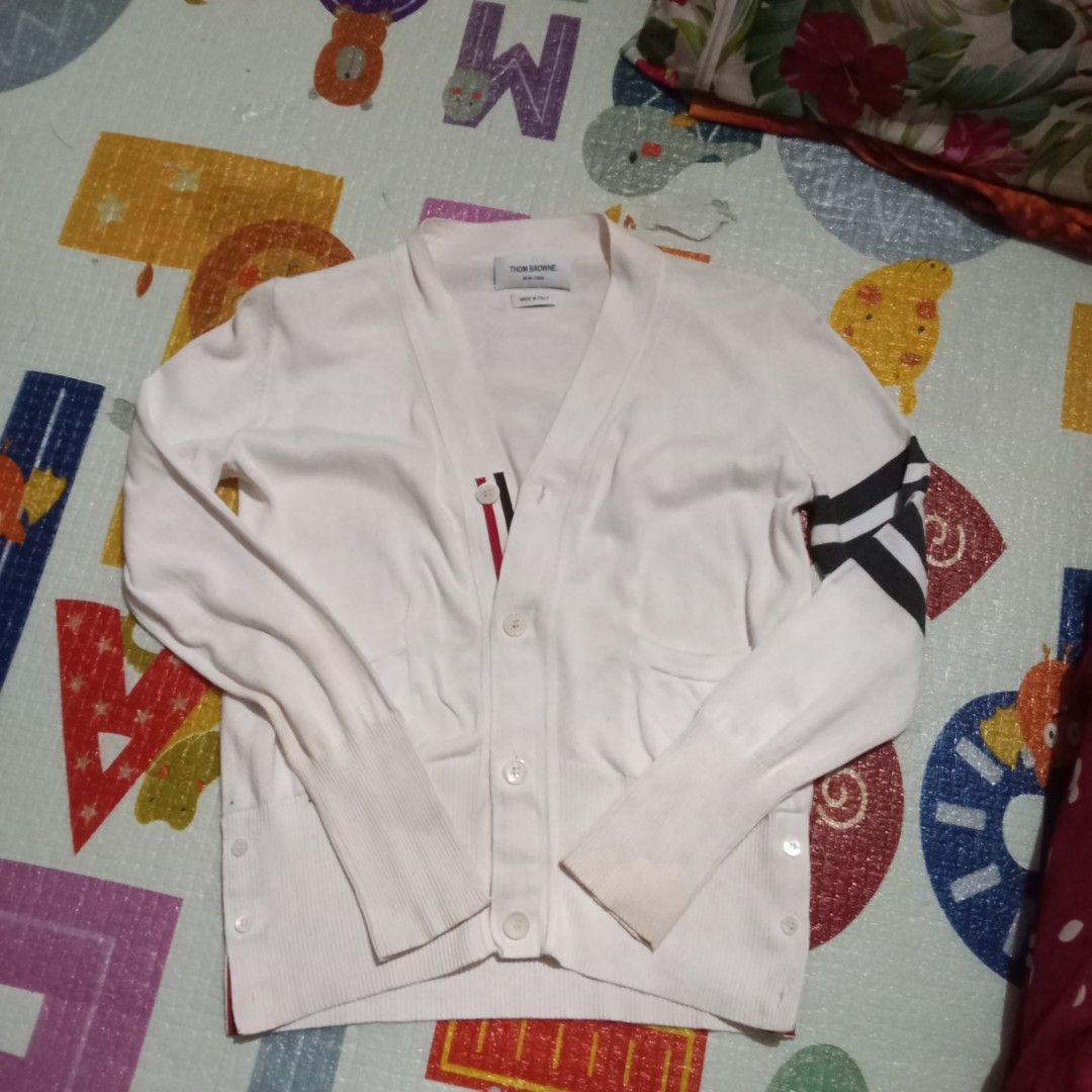Thom Browne (Category: Longsleeves) located in Manila. Submitted by tcbukay_zxc25 (Listing ID 1460459182, Image 1). Description: Thom Browne kinnted long sleeve size 1 issue stain need wash zonrox.nyo na white.