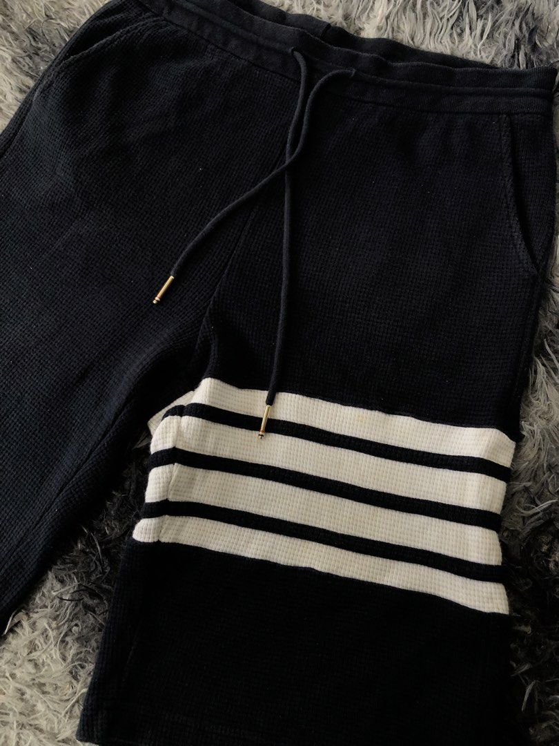 Thome brown (Category: Luxury Apparel) located in Daraga. Submitted by koko1630 (Listing ID 1460500368, Image 2). Description: Thom browne Size 30-32 Excellent condition .