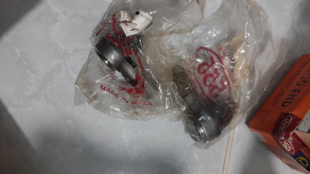 Tie rod end Honda Civic 2002 (Category: Steering, Brakes, Control Parts and Accessories) located in Muntinlupa City. Submitted by ichigojamz (Listing ID 1460381000, Image 2). Description: Selling a 555 Tie Rod End for automobiles. Made in Japan. Please check photos for details. Let me know if you have questions..