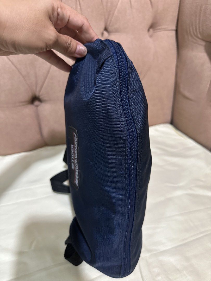 Tiger Bottle Holder Nylon Sling Bag (Category: Food Organization & Storage) located in Davao. Submitted by favoritepreloved (Listing ID 1460437084, Image 3). Description: 💜 25cm height x 11cm x 12cm.