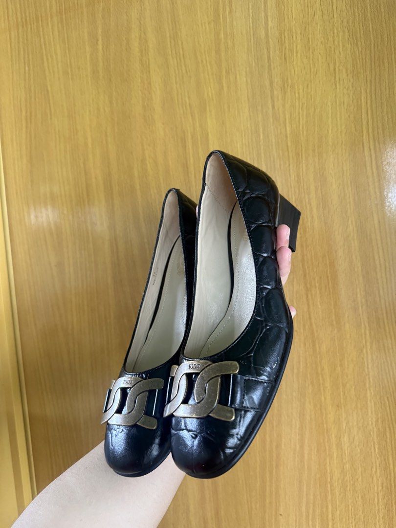 Tod’s EUR 35 (Category: Sandals) located in Antipolo. Submitted by ceraken_luxpreloved (Listing ID 1460374195, Image 3). Description: .