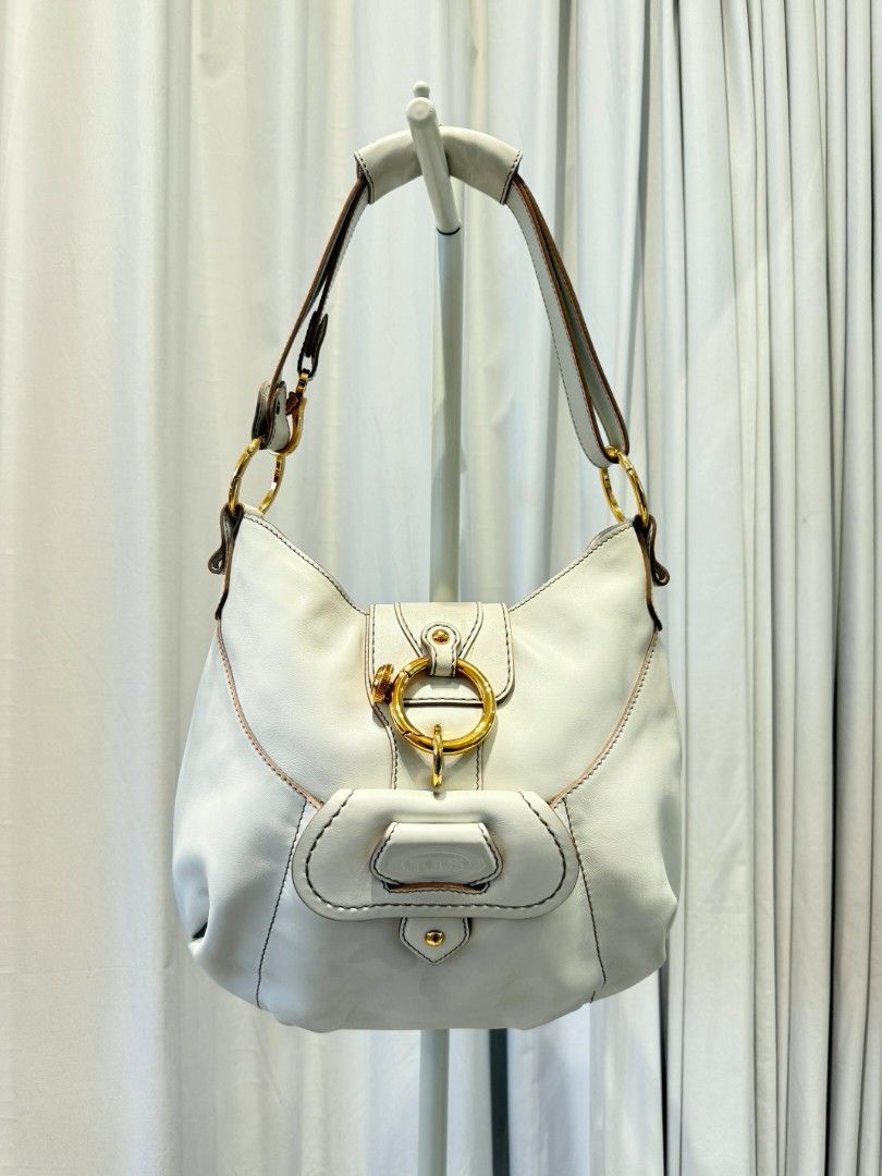 Tod's White Shoulder Bag (Category: Luxury Bags & Wallets) located in Makati City. Submitted by gensfinds (Listing ID 1460357141, Image 1). Description: .