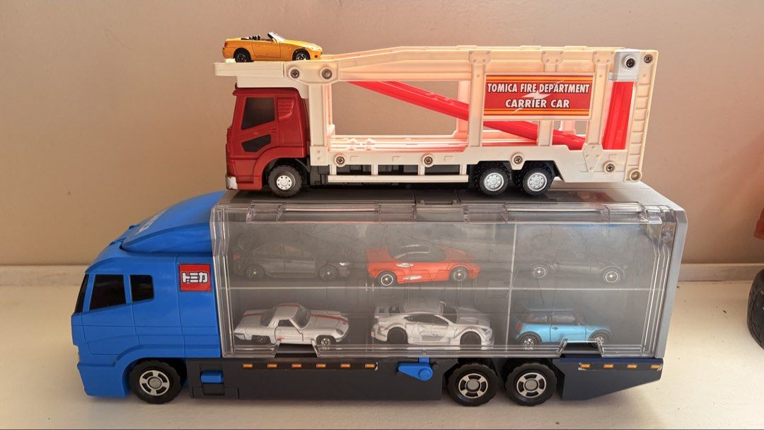 Tomica Set (Category: Vehicle & Diecast Models) located in Tagaytay City. Submitted by lilyzobel (Listing ID 1460431119, Image 3). Description: .