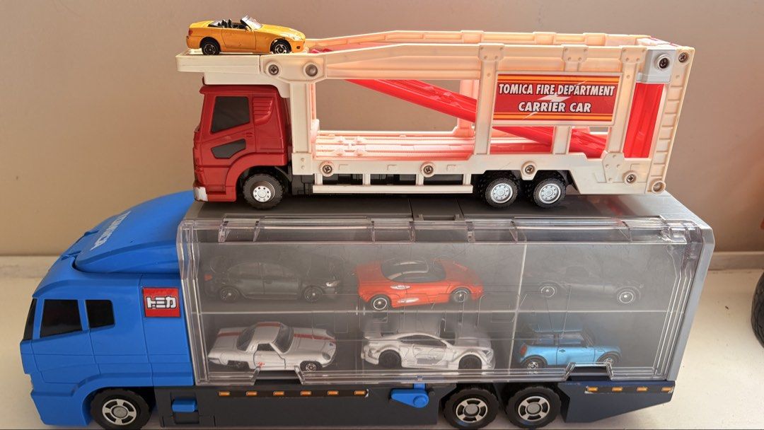 Tomica Set (Category: Vehicle & Diecast Models) located in Tagaytay City. Submitted by lilyzobel (Listing ID 1460431119, Image 2). Description: .