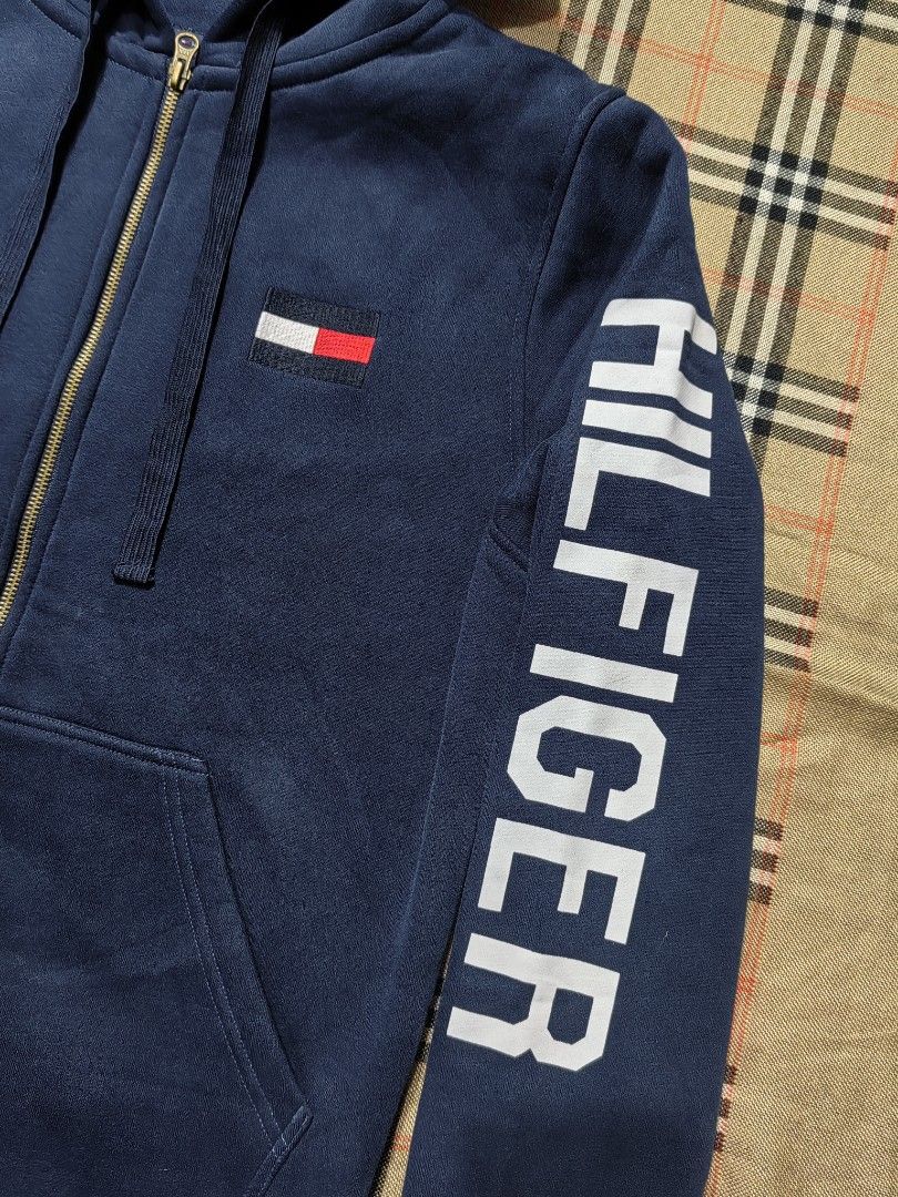 TOMMY HILFIGER (Category: Coats, Jackets and Outerwear) located in Baguio. Submitted by curated_luxe_brandeds (Listing ID 1460447515, Image 2). Description: TOMMY HILFIGER DIMENSION :L27. 5 X W22. 5 FITS MEDIUM TO LARGE MENS FITS LARGE TO XL WOMENS SEE PICS FOR DETAILS EXCELLENT CONDITION COLOR MAY VARY DUE TO LIGHTING MOP BDO /GCASH NO COD /COP FB PAGE /CAROUSELL : curated_luxe_brandeds FACEBOOK SELLING ACCOUNT : Esteph Colpita SA PHYSICAL STORE