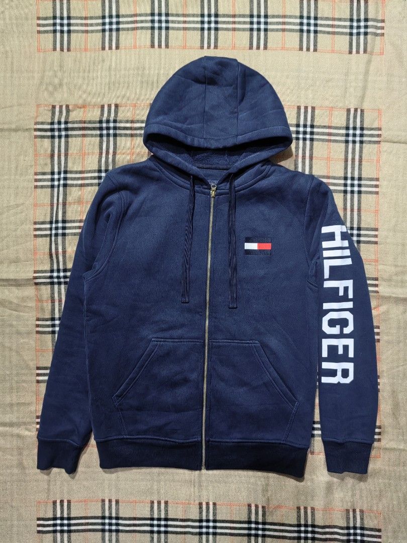 TOMMY HILFIGER (Category: Coats, Jackets and Outerwear) located in Baguio. Submitted by curated_luxe_brandeds (Listing ID 1460447515, Image 1). Description: TOMMY HILFIGER DIMENSION :L27. 5 X W22. 5 FITS MEDIUM TO LARGE MENS FITS LARGE TO XL WOMENS SEE PICS FOR DETAILS EXCELLENT CONDITION COLOR MAY VARY DUE TO LIGHTING MOP BDO /GCASH NO COD /COP FB PAGE /CAROUSELL : curated_luxe_brandeds FACEBOOK SELLING ACCOUNT : Esteph Colpita SA PHYSICAL STORE