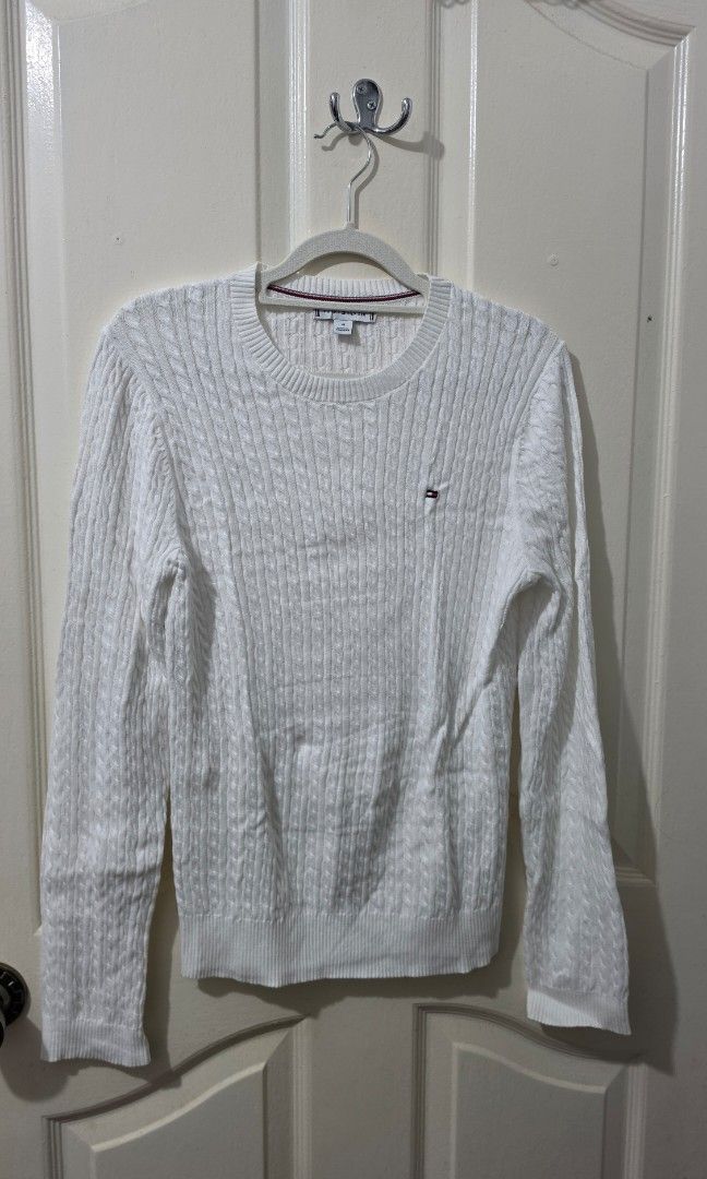 Tommy Hilfiger white sweater (Category: Longsleeves) located in Dasmarinas. Submitted by 32mimimi (Listing ID 1460397731, Image 3). Description: .