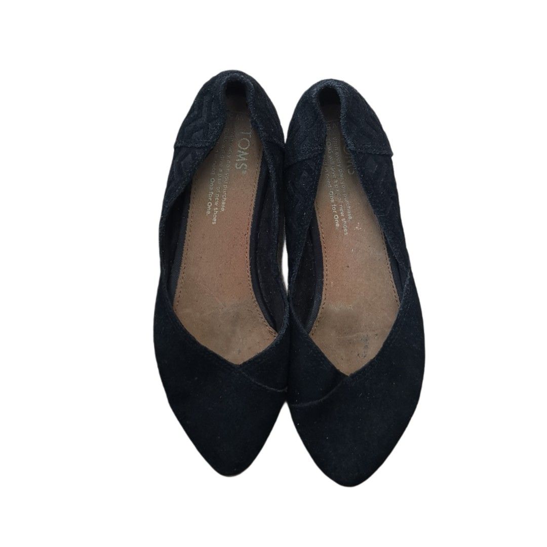 Tom's Flats Shoes (Black, 5 or 36) (Category: Flats & Sandals) located in General Mariano Alvarez. Submitted by hundred_lives (Listing ID 1460377300, Image 2). Description: Tom's Flats Shoes (Black, 5 or 36) Authentic Original Good Condition ‼️***Or Best Offer Wins***‼️ ‼️***Split Or As Pack***‼️ ‼️***Negotiable All Items***‼️ ‼️***What You See Is What You Get***‼️ Tags: burberry fendi mcm givenchy yohji yamamoto rick owens prada dolce & gabbana 