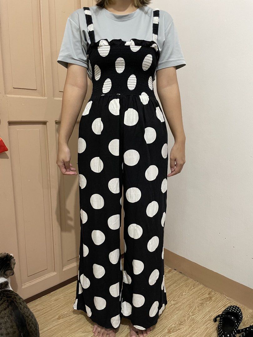 Topshop jumpsuit (Category: Jumpsuits) located in Mandaluyong City. Submitted by h78645 (Listing ID 1460401179, Image 2). Description: Pre-loved item Shirt not included.