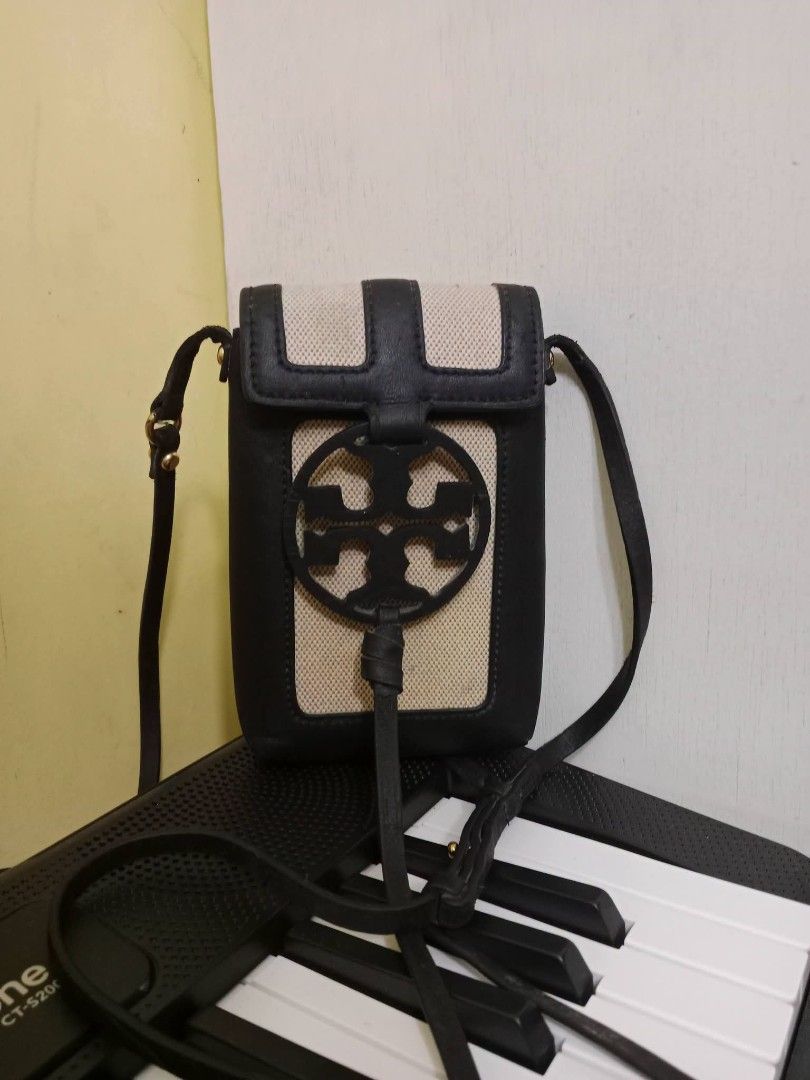 Tory B (Category: Cross-body Bags) located in Angeles City. Submitted by mjshoppingretail (Listing ID 1460423022, Image 3). Description: excellent used.
