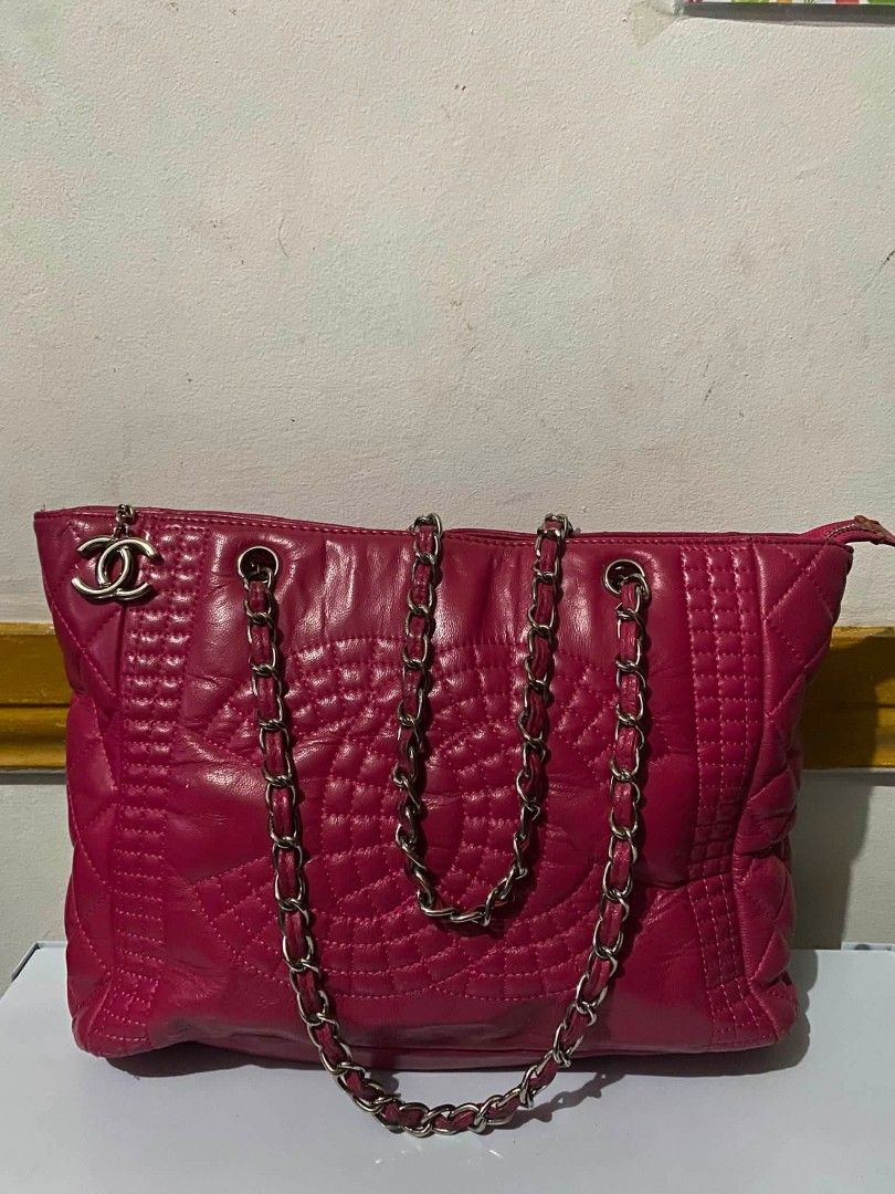 Tote Bag (Category: Tote Bags) located in Manila. Submitted by glaiza02 (Listing ID 1460305849, Image 1). Description: .