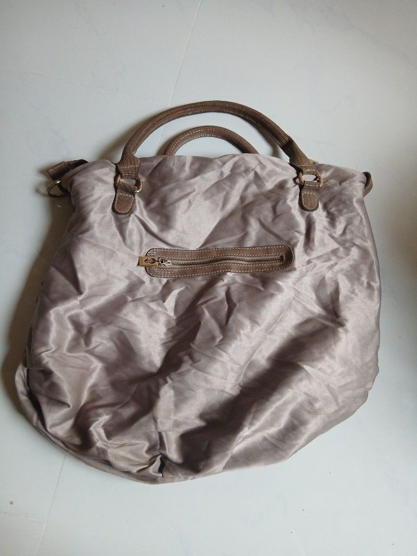 Tote bag (Category: Tote Bags) located in Tayabas. Submitted by ahrcelllego (Listing ID 1460316911, Image 2). Description: large tote bag.