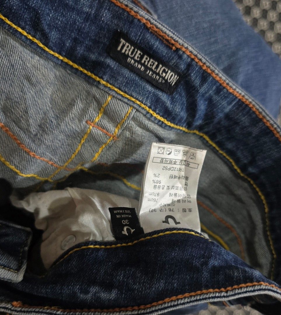 TR Flared jeans (Womens) (Category: Jeans) located in Hinigaran. Submitted by thrift_street_6106 (Listing ID 1460321666, Image 3). Description: TR Flare(Womens) Size'30'32. L'38. Leg Op'8'5. Good as new. Need wash Only. Dm/pm..