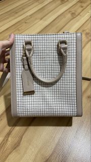 (Category: ) located in . Submitted by apammbalikk (Listing ID 1460463329, Image 1). Description: .