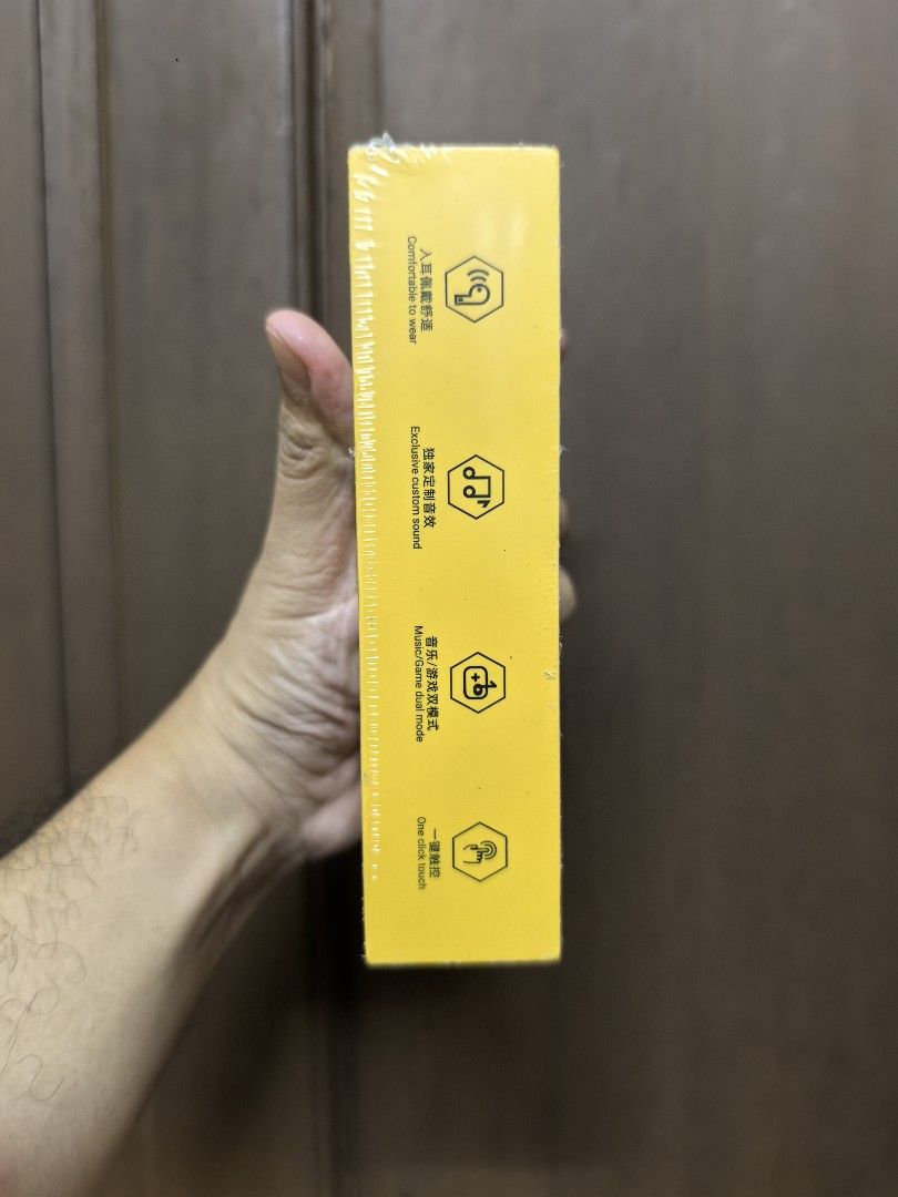Transformers TF-T01 Bumblebee wireless earphones (Category: Earphones) located in Quezon City. Submitted by unboxingtito (Listing ID 1460421939, Image 2). Description: Transformers TF-T01 Bumblebee wireless earphones -Brand new and sealed -wireless.