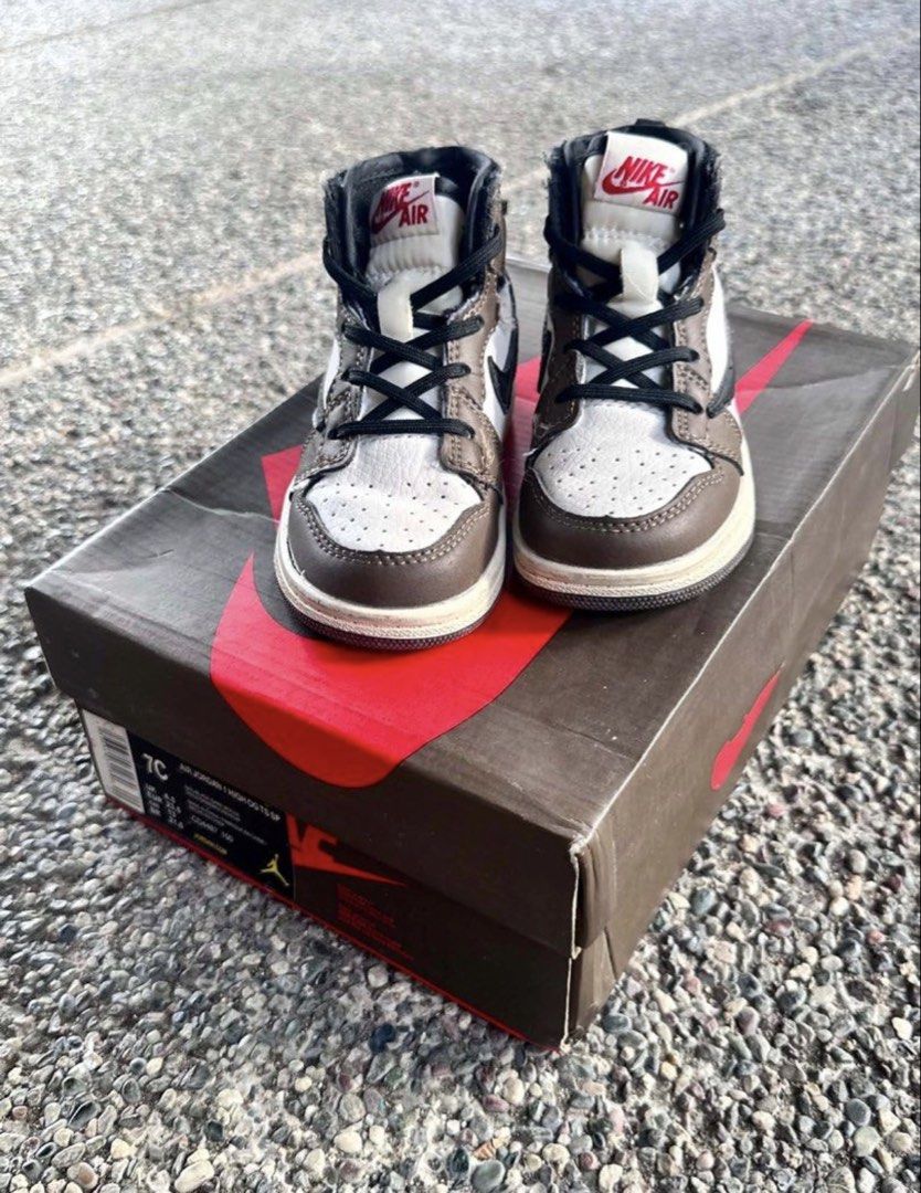 Travis Scott Jordan 1 7C (Category: Babies & Kids Fashion) located in Pasig City. Submitted by misisfinds (Listing ID 1460406559, Image 2). Description: Used for few times only.