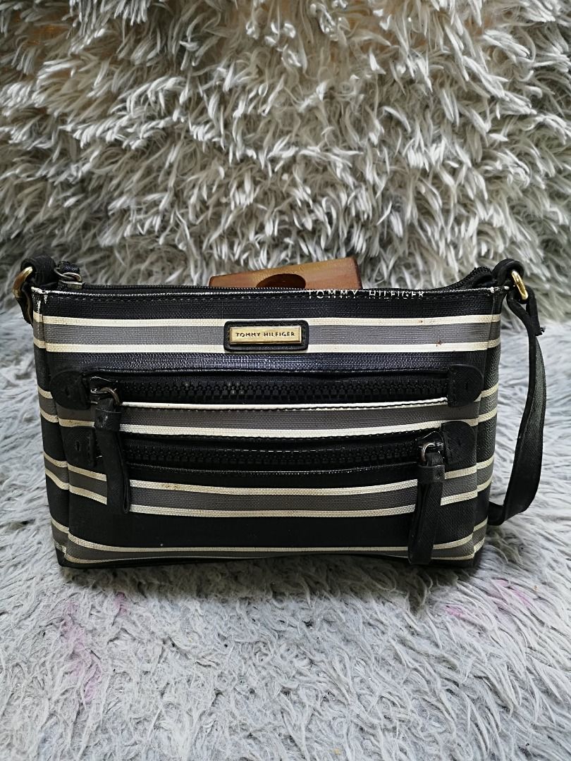 Tri Color Stripe Crossbody Bag (Category: Cross-body Bags) located in Santa Cruz. Submitted by jmy_surplus.2 (Listing ID 1460454427, Image 1). Description: Size ; L - 8 W - 11 Color ; Black , White , Grey Type ; Crossbody Bag Brand ; No brand Material ; Synthetic Style ; Stripe Zipper Closure Crossbody Bag LR 169 JMY 5 Batch #218.