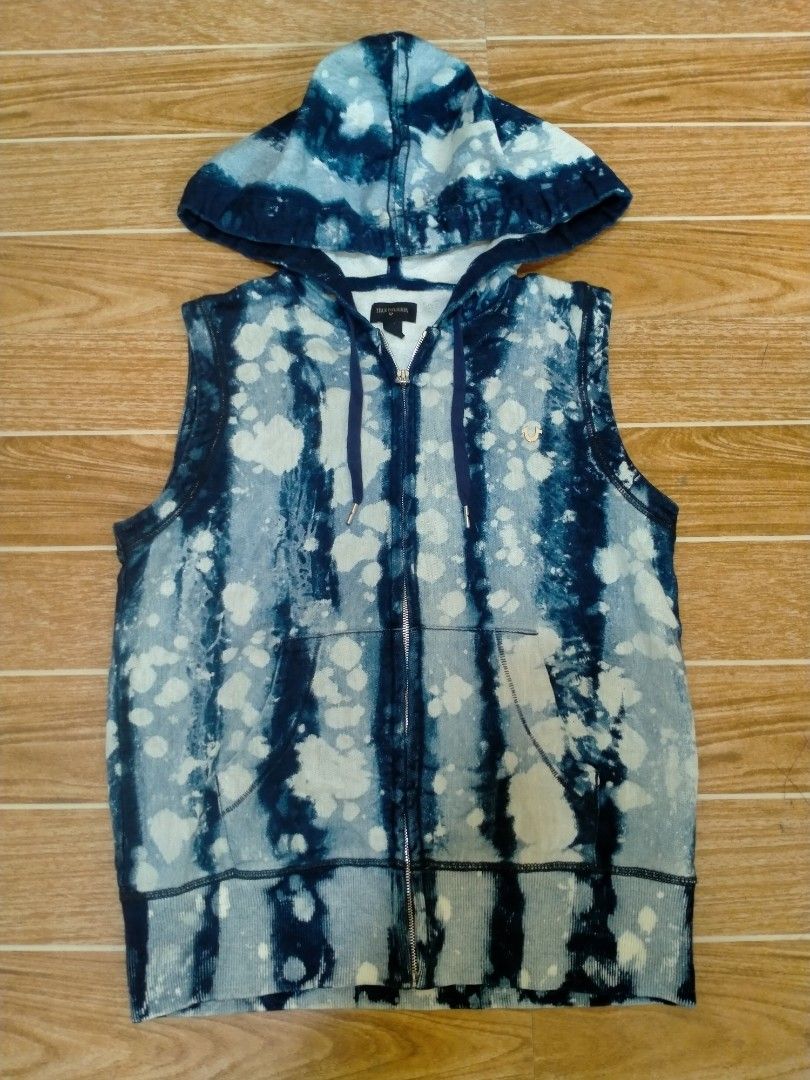 TRUE RELIGION HOODIE VEST (Category: Sleeveless) located in Cabuyao City. Submitted by Bike_Clothing10 (Listing ID 1460413608, Image 1). Description: READ FIRST... FOR SALE: TRUE RELIGION INDIGO HOODIE VEST Excellent Condition Looks New Women Specific, pwede unisex Dimes: 18x23 inches PRICE: 750 + SF PICK UP OR SHIPPING ONLY LOCATION: Cabuyao Laguna -NO COD/COP- MOP: GCASH COURIER: J&T PM FOR INQUIRIES...