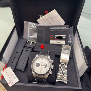 （分類：）位於 。 由 mengfei_watches 提交（商品編號 1460313013，圖片 1）。簡介： 。