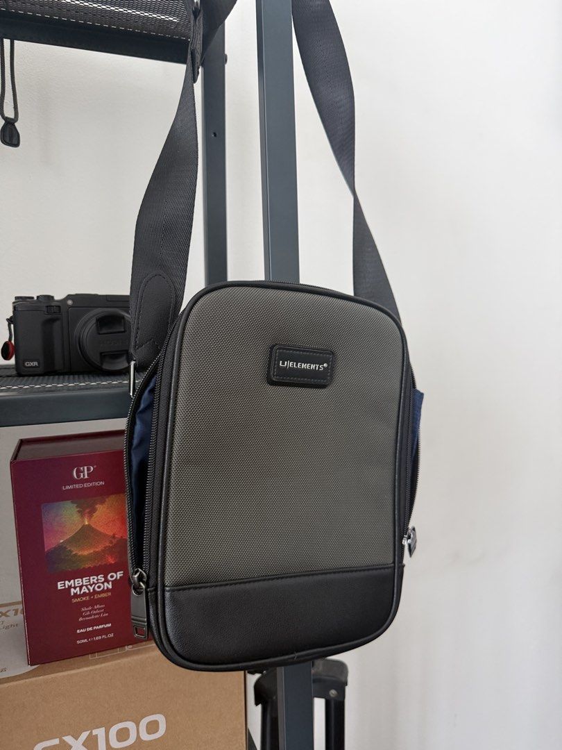 U|ELEMENTS Elite Scott Crossbody Bag Grey Black (Category: Sling Bags) located in Santa Rosa. Submitted by danzelrafter (Listing ID 1460364813, Image 1). Description: U Elements Crossbody bag - used only for review - ideal for everyday or daily use RFS: decluttering .
