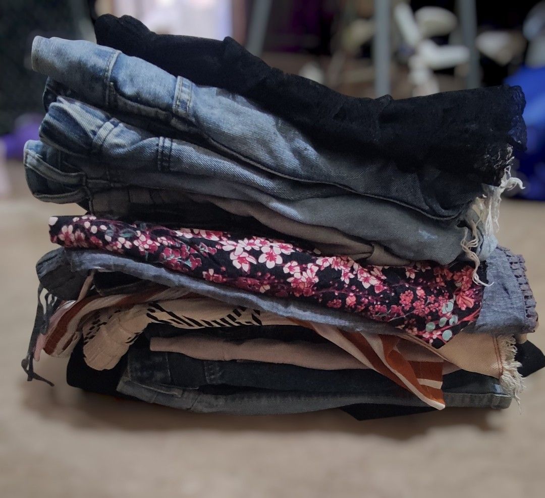 UKAY ASSORTED SHORTS/SKIRT TAKE ALL (Category: Shorts) located in Pateros City. Submitted by Mixed.Selection (Listing ID 1460426354, Image 2). Description: ✨ UKAY ASSORTED SHORTS & SKIRT — 22 PCS ✨ 📌 22 pcs assorted shorts & skirts for women 💰 ₱300 ONLY — TAKE ALL! 💯 Assorted styles & sizes ⚡ Rush sale — need gone! ₱300 TAKE ALL na! 🙌 Video can be sent upon request. .