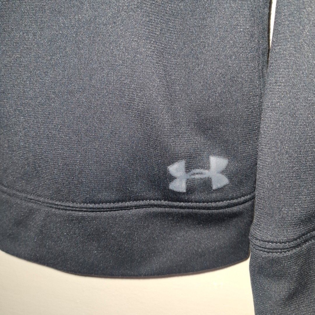 Under Armour cold gear (Category: Activewear) located in Manila. Submitted by unfold.900 (Listing ID 1460313324, Image 3). Description: It is an authentic Under Armour. a youth large side (however, can fit medium adult size. - preloved location: sampaloc manila.
