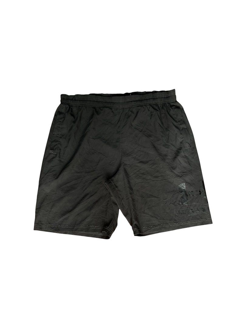 Under Armour Medium Logo Nylon Short (Category: Shorts) located in Calapan. Submitted by seria_thrifting_apparel (Listing ID 1460476390, Image 1). Description: ✅Nylon Fabric • Width: 35-44 • Length: 20.6 • Hem: 12 • Color rate: 9/10 • Issue: Small Lint (Excellent Condition).