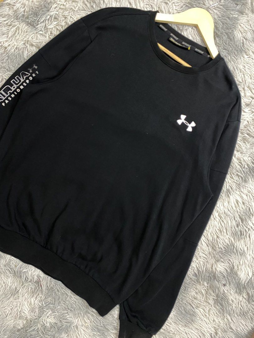 Under armour Sweater (Category: Coats, Jackets and Outerwear) located in Manila. Submitted by kurtmnla (Listing ID 1460467722, Image 2). Description: Under armour Sweater Size XL fit/ Unisex Dimes 24x31 Good condition/ No issue 📍Quezon city.