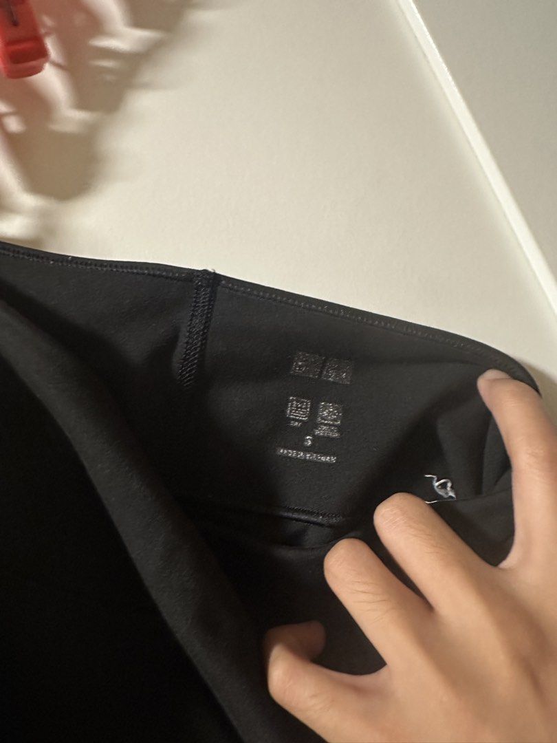Uniqlo Black Leggings Size S (Category: Activewear) located in Malolos. Submitted by fituccine (Listing ID 1460417124, Image 3). Description: - Uniqlo Black Leggings - Size: S - Material: Comfortable and stretchy - Perfect for everyday wear or workouts - Features an elastic waistband - Classic and simple design, easy to pair with any top - Tiny hole in the crotch area.