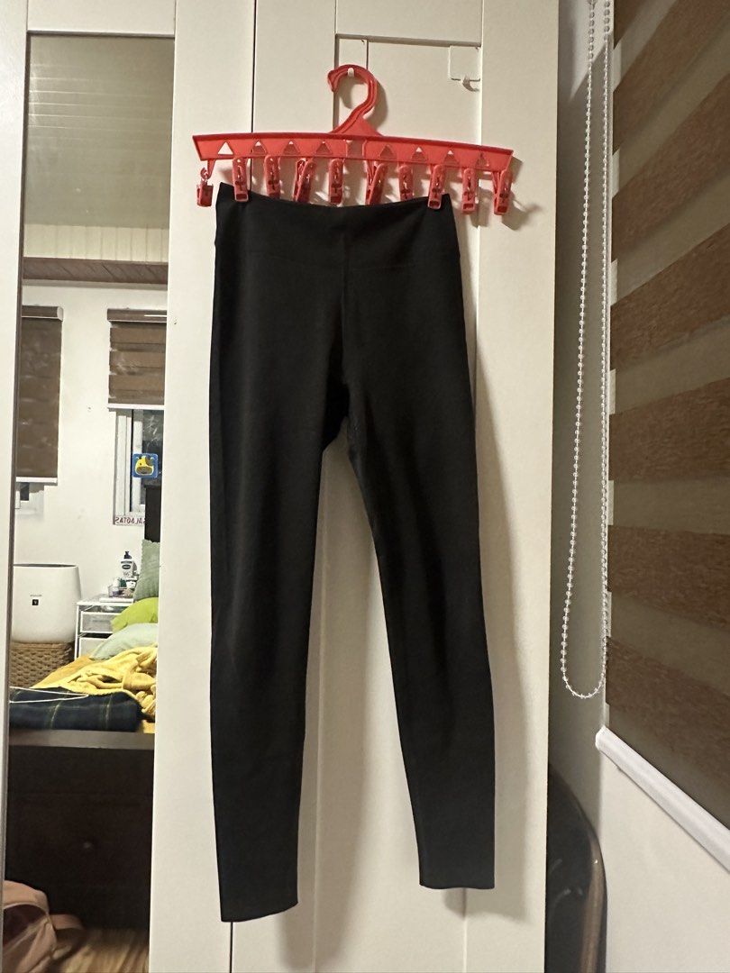 Uniqlo Black Leggings Size S (Category: Activewear) located in Malolos. Submitted by fituccine (Listing ID 1460417124, Image 1). Description: - Uniqlo Black Leggings - Size: S - Material: Comfortable and stretchy - Perfect for everyday wear or workouts - Features an elastic waistband - Classic and simple design, easy to pair with any top - Tiny hole in the crotch area.