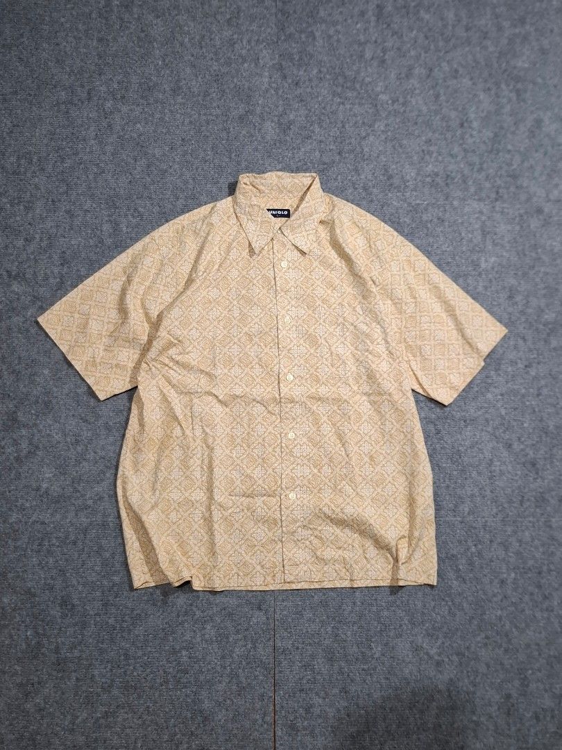 Uniqlo Button down Polo Shirt (Category: Tshirts & Polo Shirts ) located in Las Pinas. Submitted by nevergetsold.ph (Listing ID 1460338498, Image 1). Description: Dimentions (inches) Width: 25 Length: 29 Issues: none.